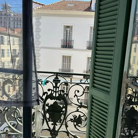 Les Balconnets Centre